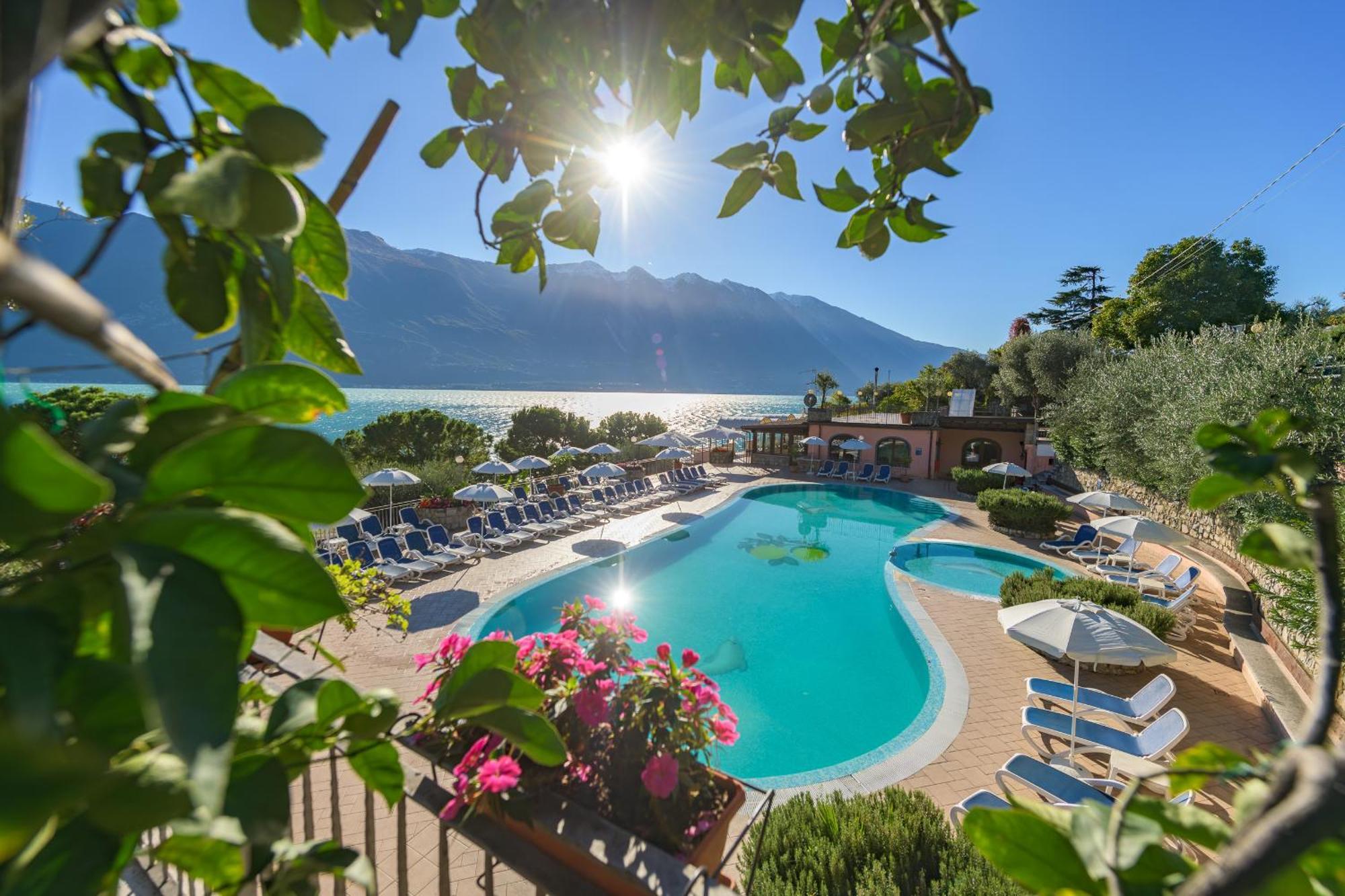 Hotel Camping Park Garda à Limone sul Garda Extérieur photo