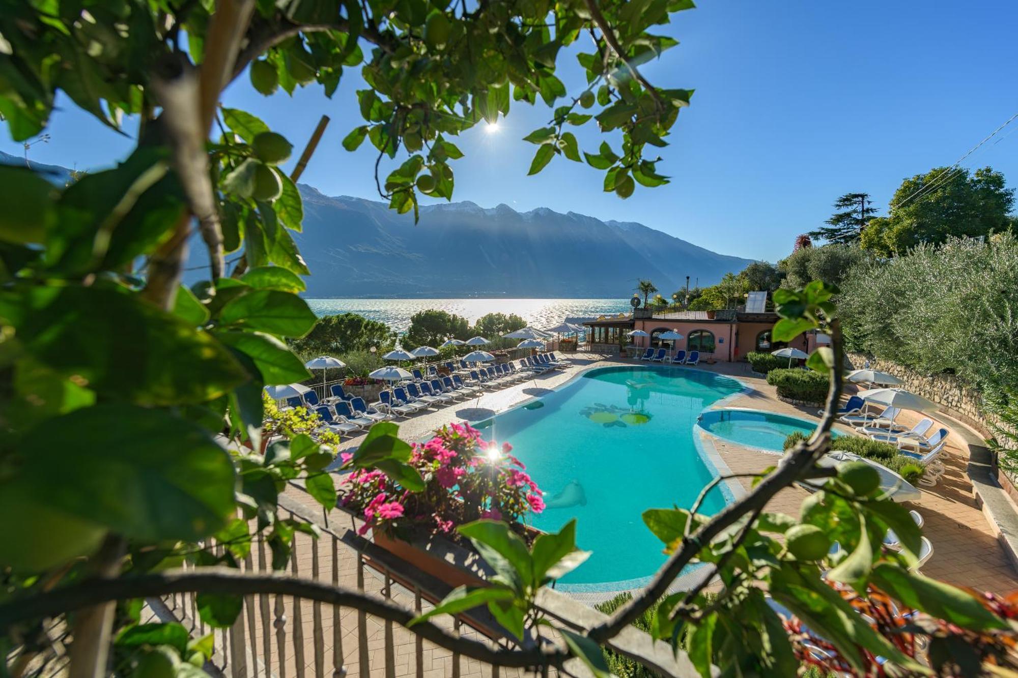 Hotel Camping Park Garda à Limone sul Garda Extérieur photo