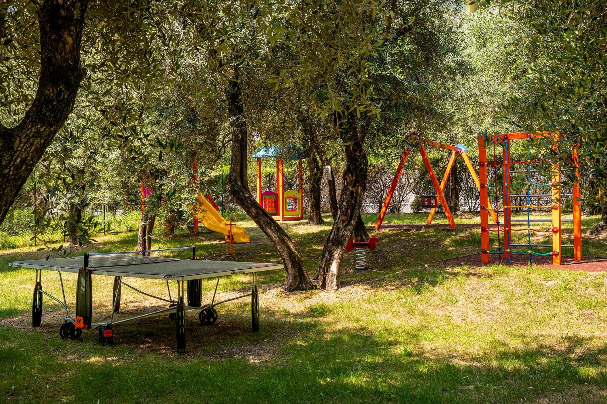 Hotel Camping Park Garda à Limone sul Garda Extérieur photo