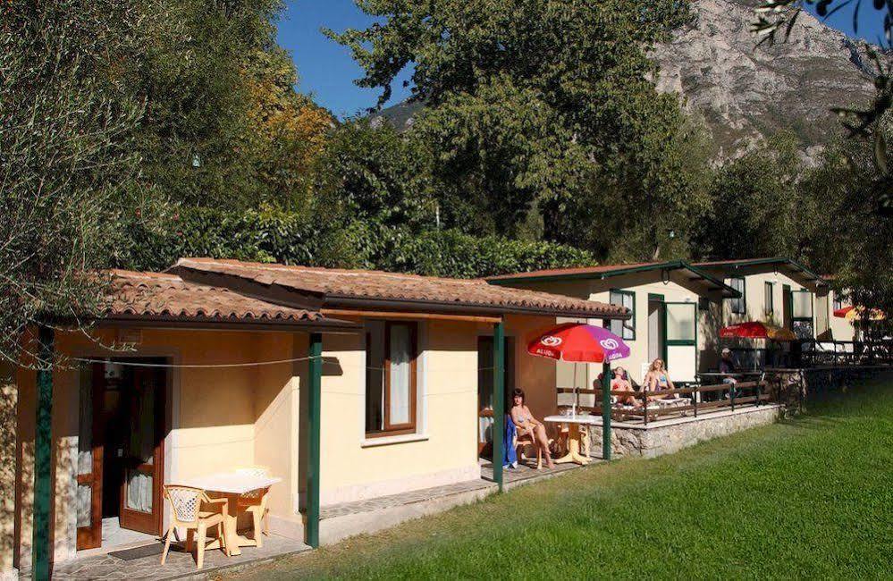 Hotel Camping Park Garda à Limone sul Garda Extérieur photo