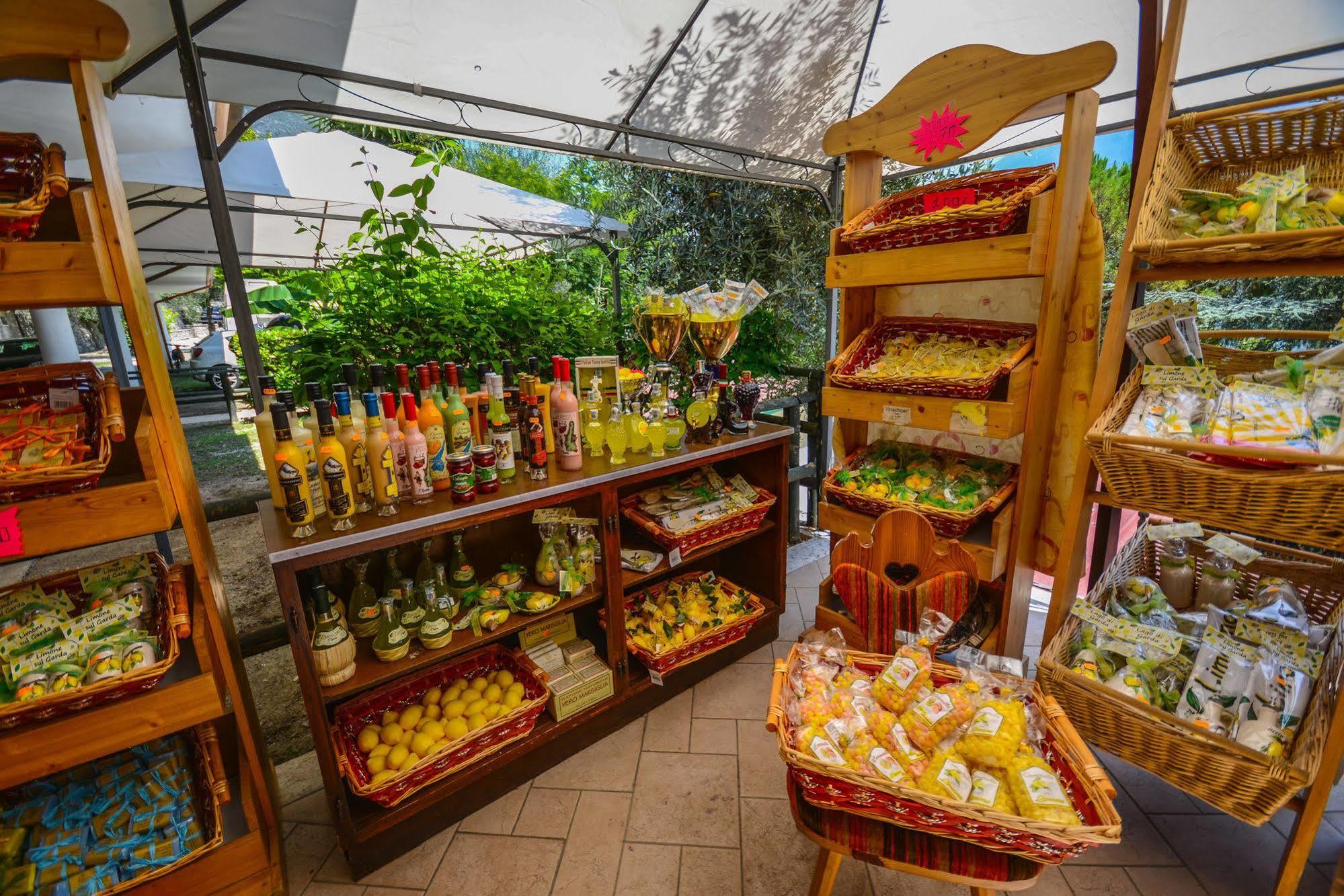 Camping Park Garda Limone sul Garda Extérieur photo