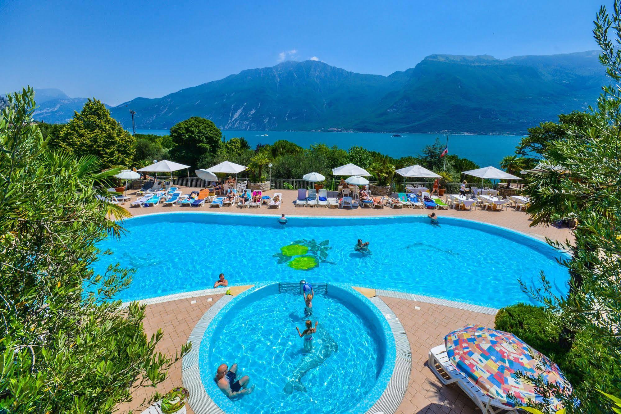 Hotel Camping Park Garda à Limone sul Garda Extérieur photo